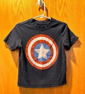 Old Navy Collectabilities 2T Captain America Marvel summer 2011 T-shirt